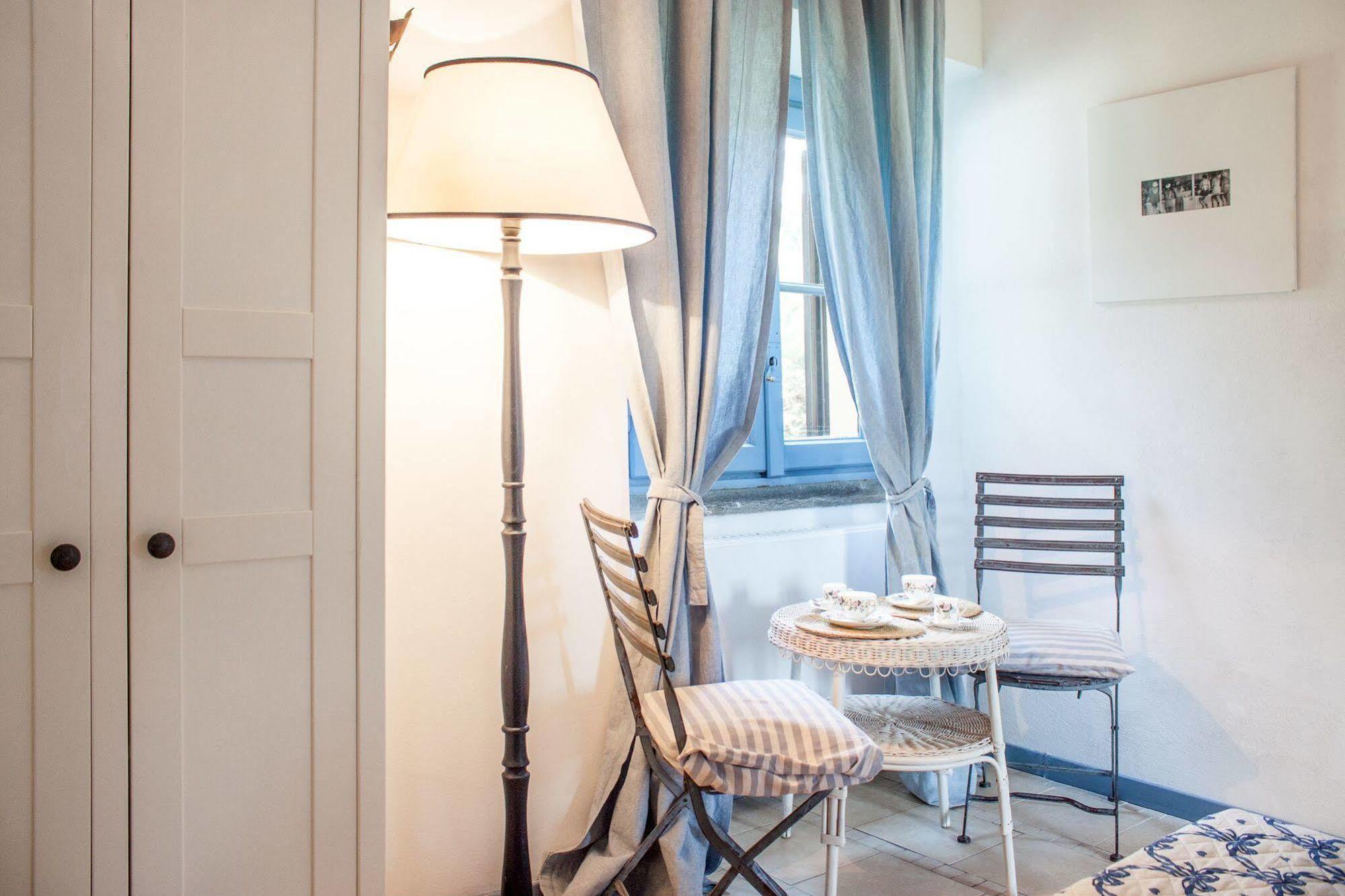 Casa La Viola Blu Bed & Breakfast เชอร์นอบบิโอ ภายนอก รูปภาพ