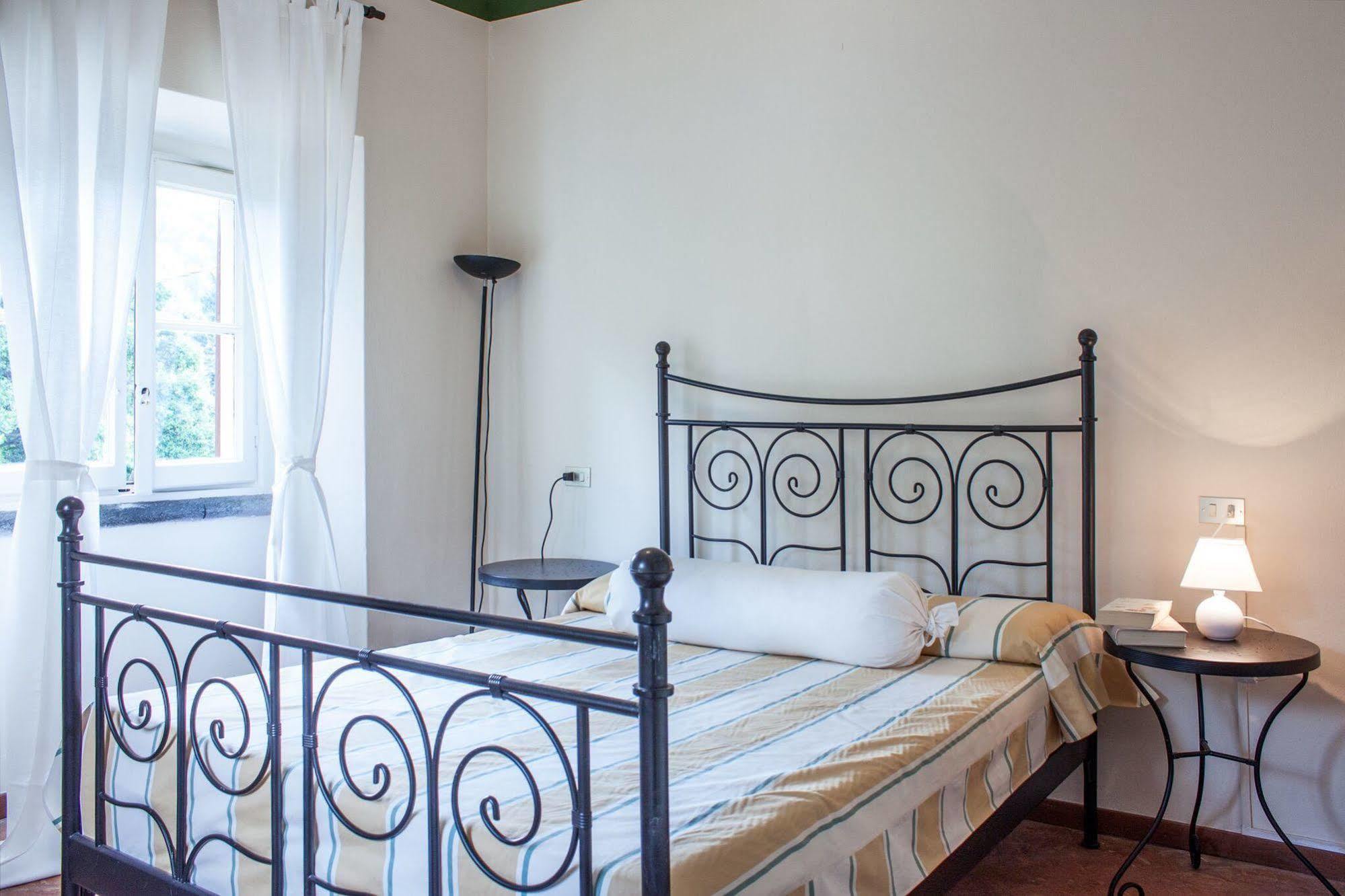Casa La Viola Blu Bed & Breakfast เชอร์นอบบิโอ ภายนอก รูปภาพ
